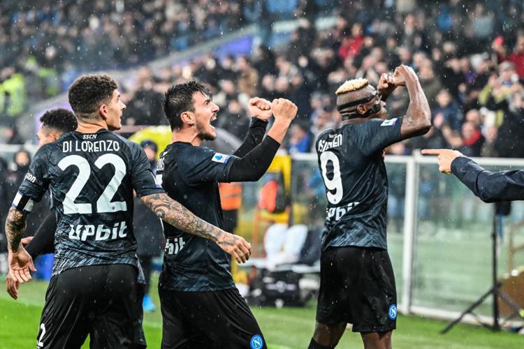 Ricominicia a correre il Napoli, punto prezioso per la Salernitana