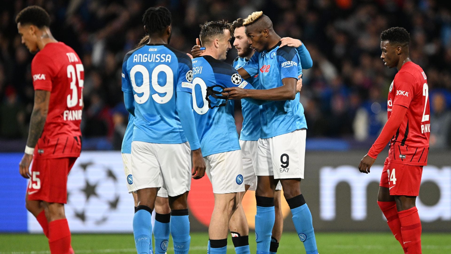 Il Napoli è l’Ali del pallone: sembra danzare, ma poi ti avvolge e strozza. Ora si gioca per la storia